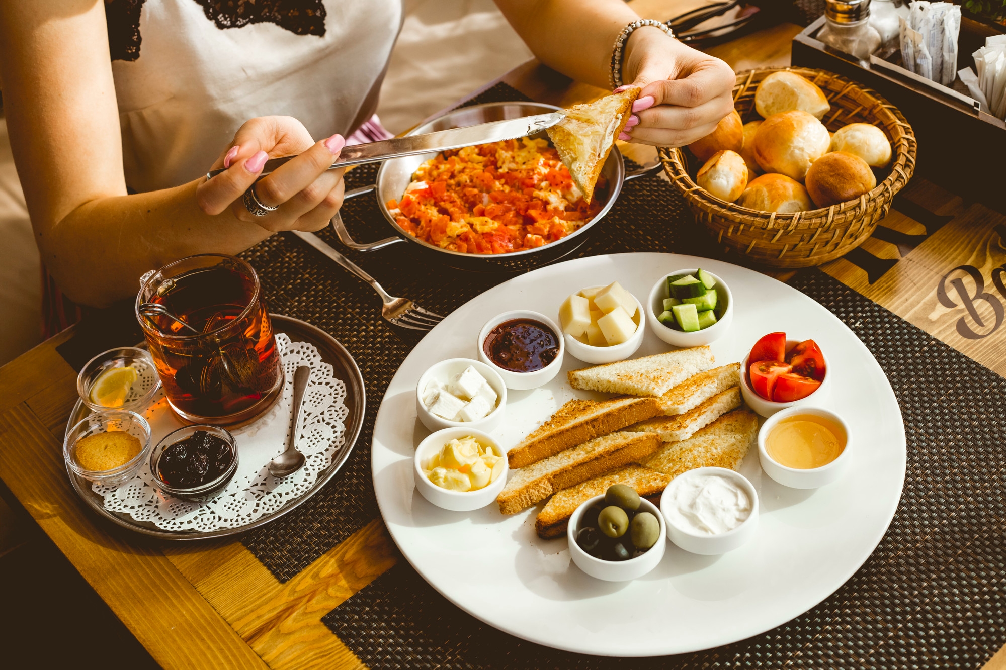 What & Where to Eat in Istanbul